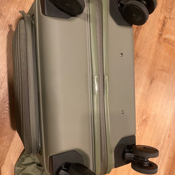 Beis mini roller in olive - Picture 6 of 8